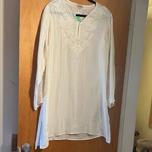 Chic White Embroidered Women's Tunic
